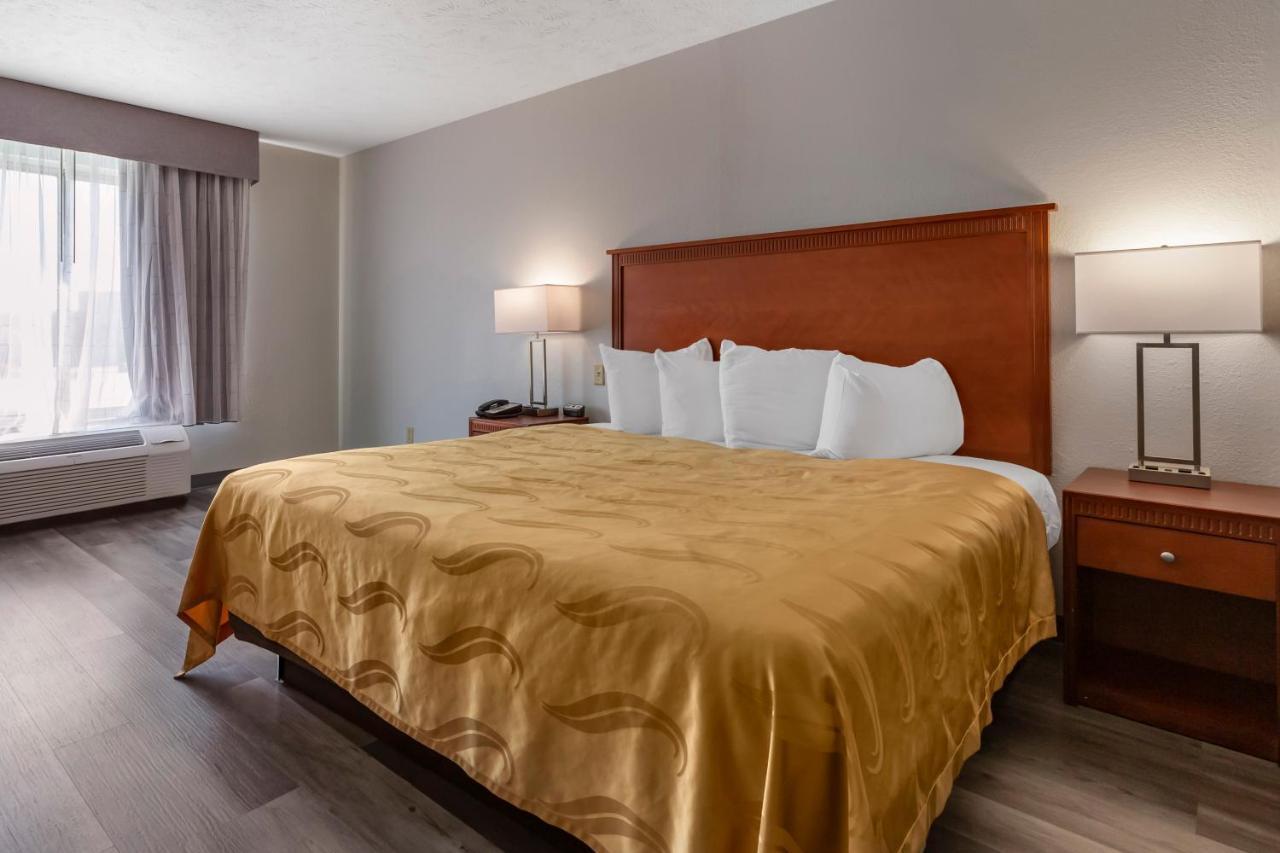 Quality Inn Fayetteville Near Fort Bragg מראה חיצוני תמונה