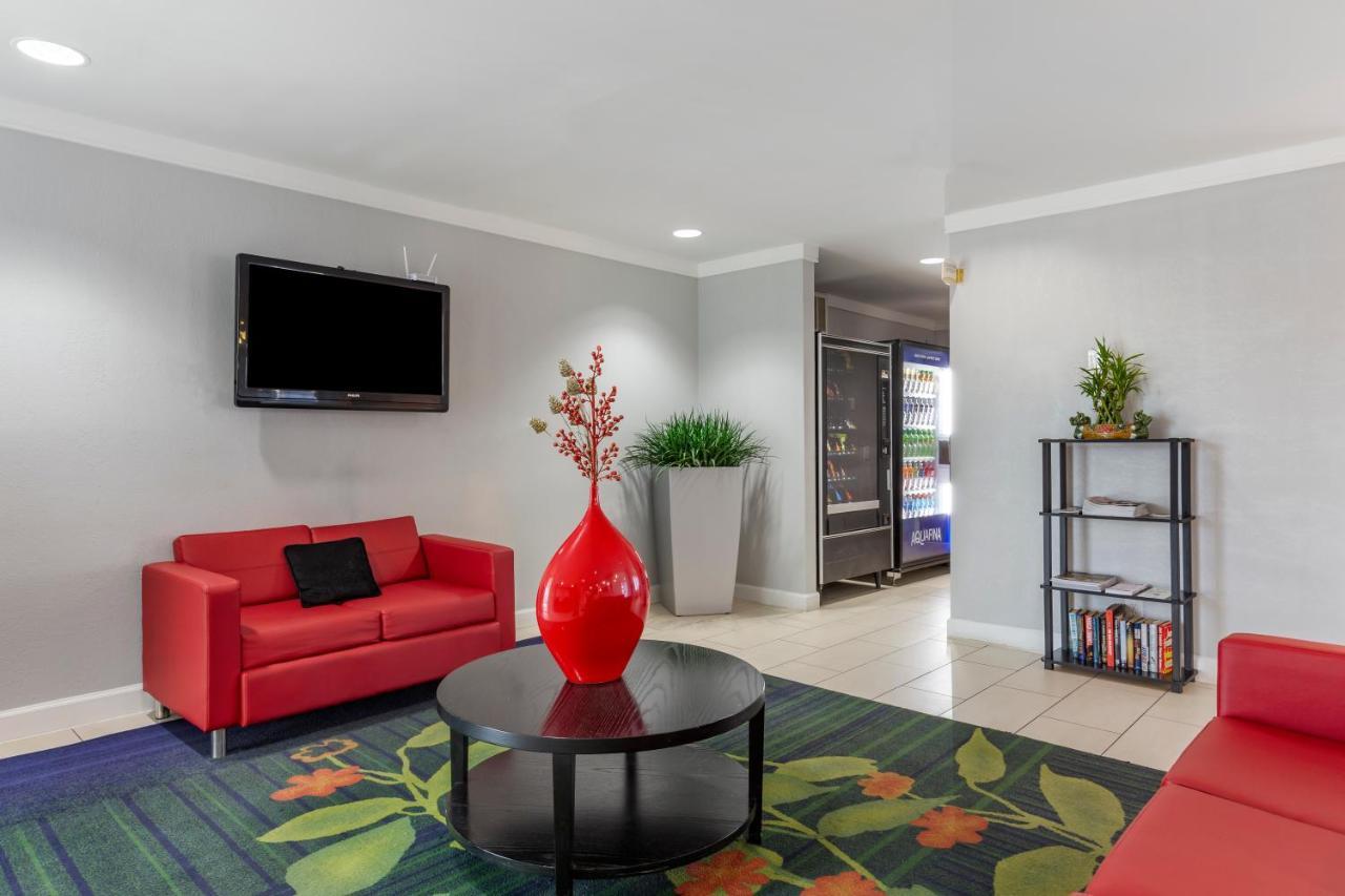 Quality Inn Fayetteville Near Fort Bragg מראה חיצוני תמונה