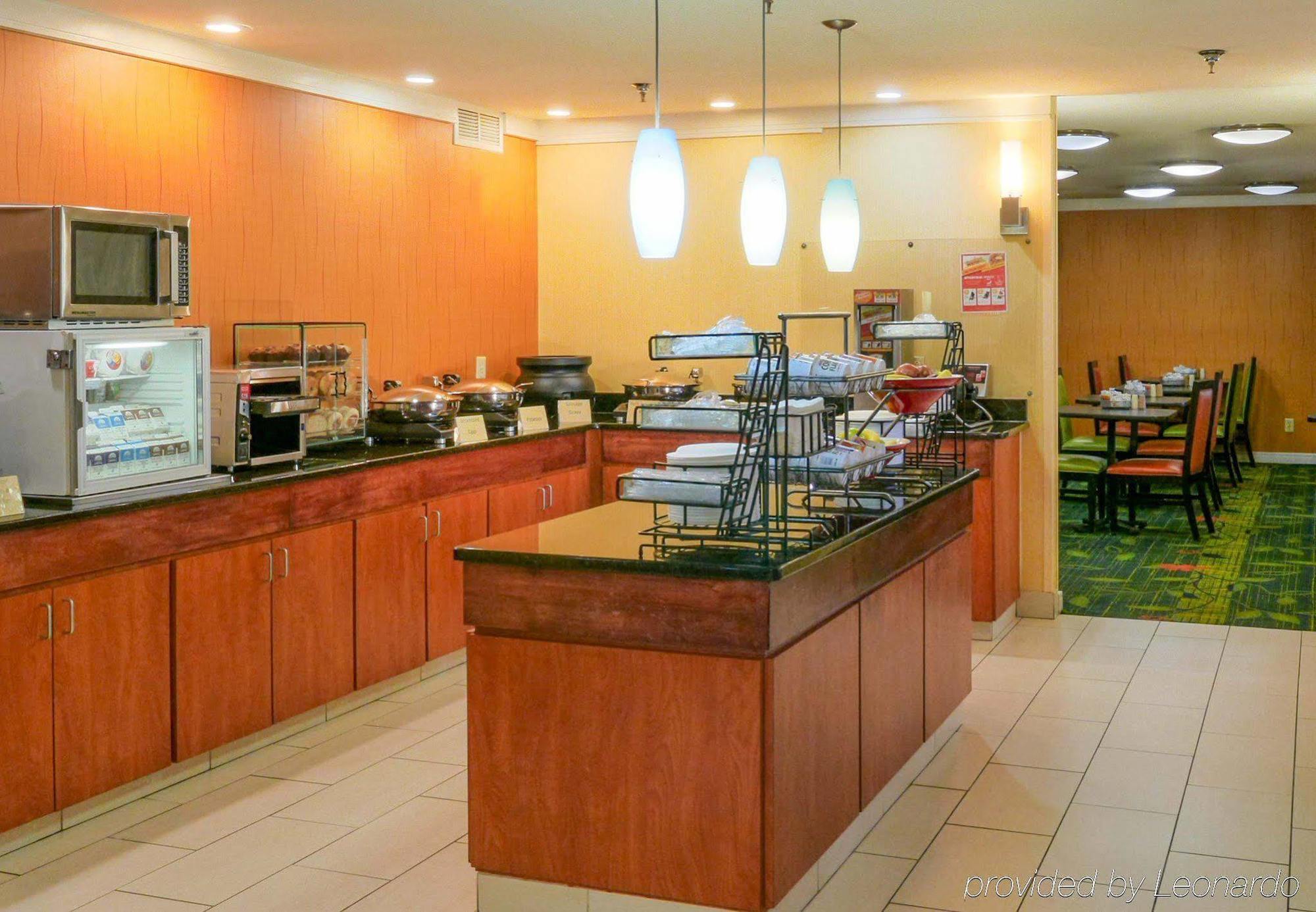 Quality Inn Fayetteville Near Fort Bragg מראה חיצוני תמונה