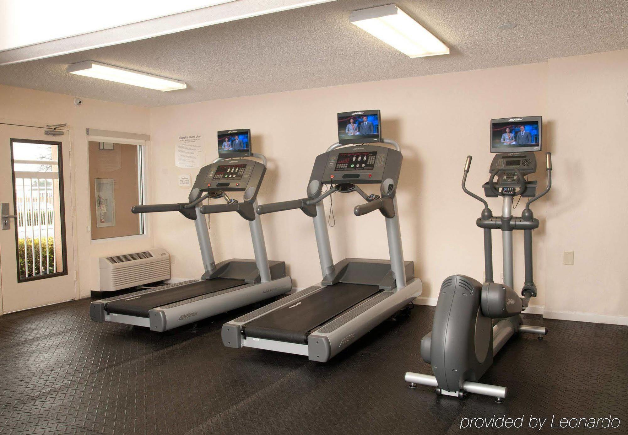 Quality Inn Fayetteville Near Fort Bragg מראה חיצוני תמונה