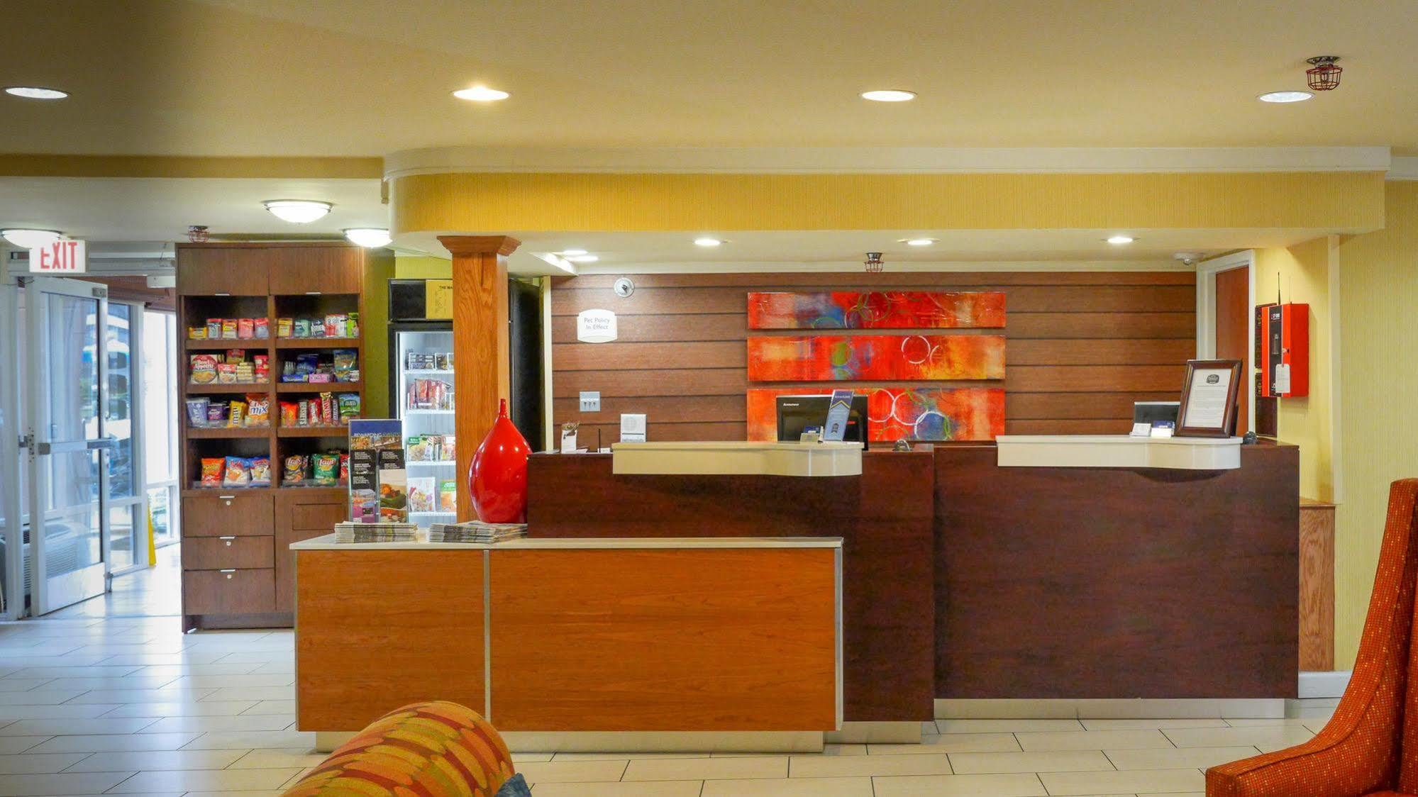 Quality Inn Fayetteville Near Fort Bragg מראה חיצוני תמונה