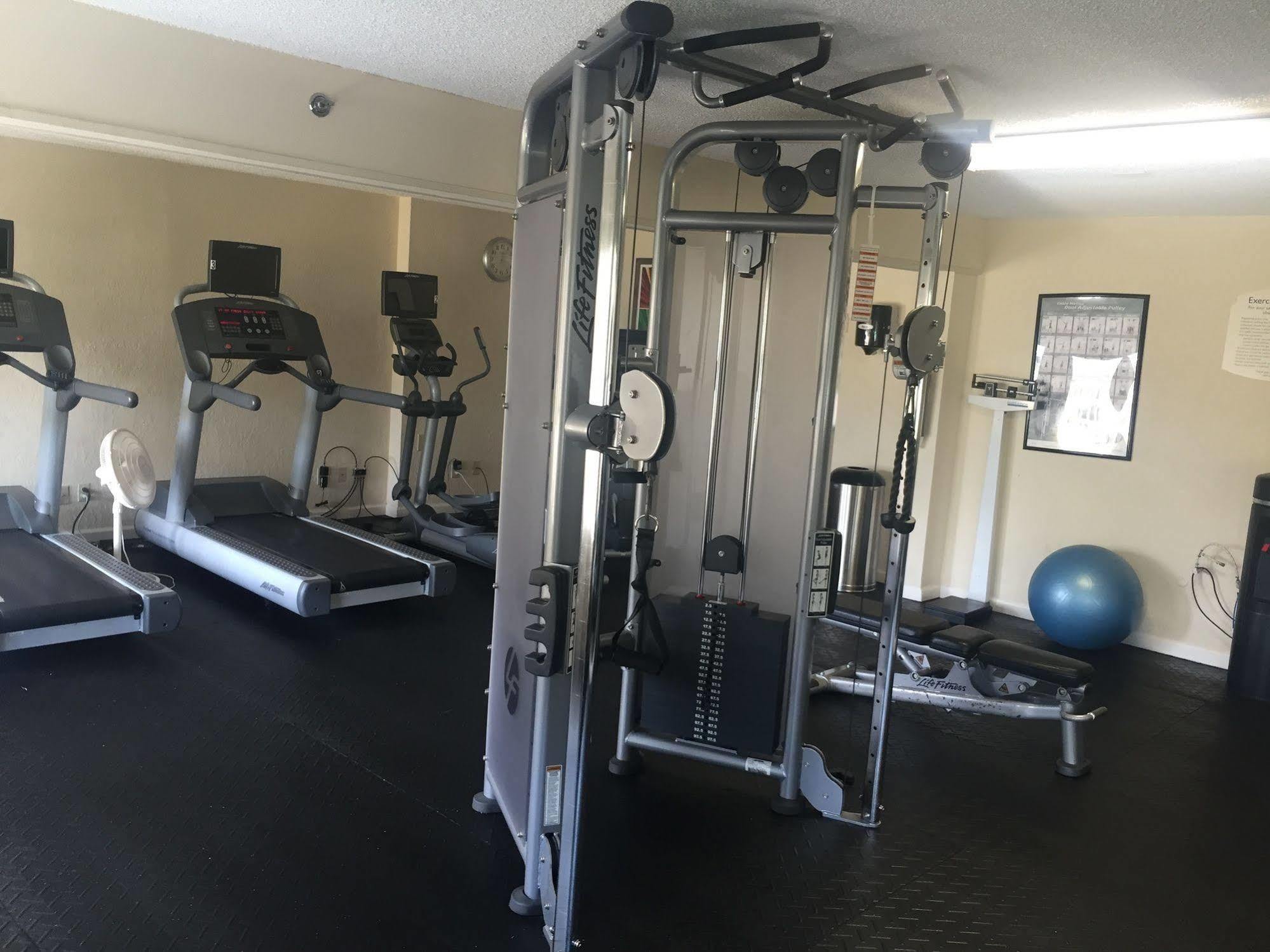 Quality Inn Fayetteville Near Fort Bragg מראה חיצוני תמונה