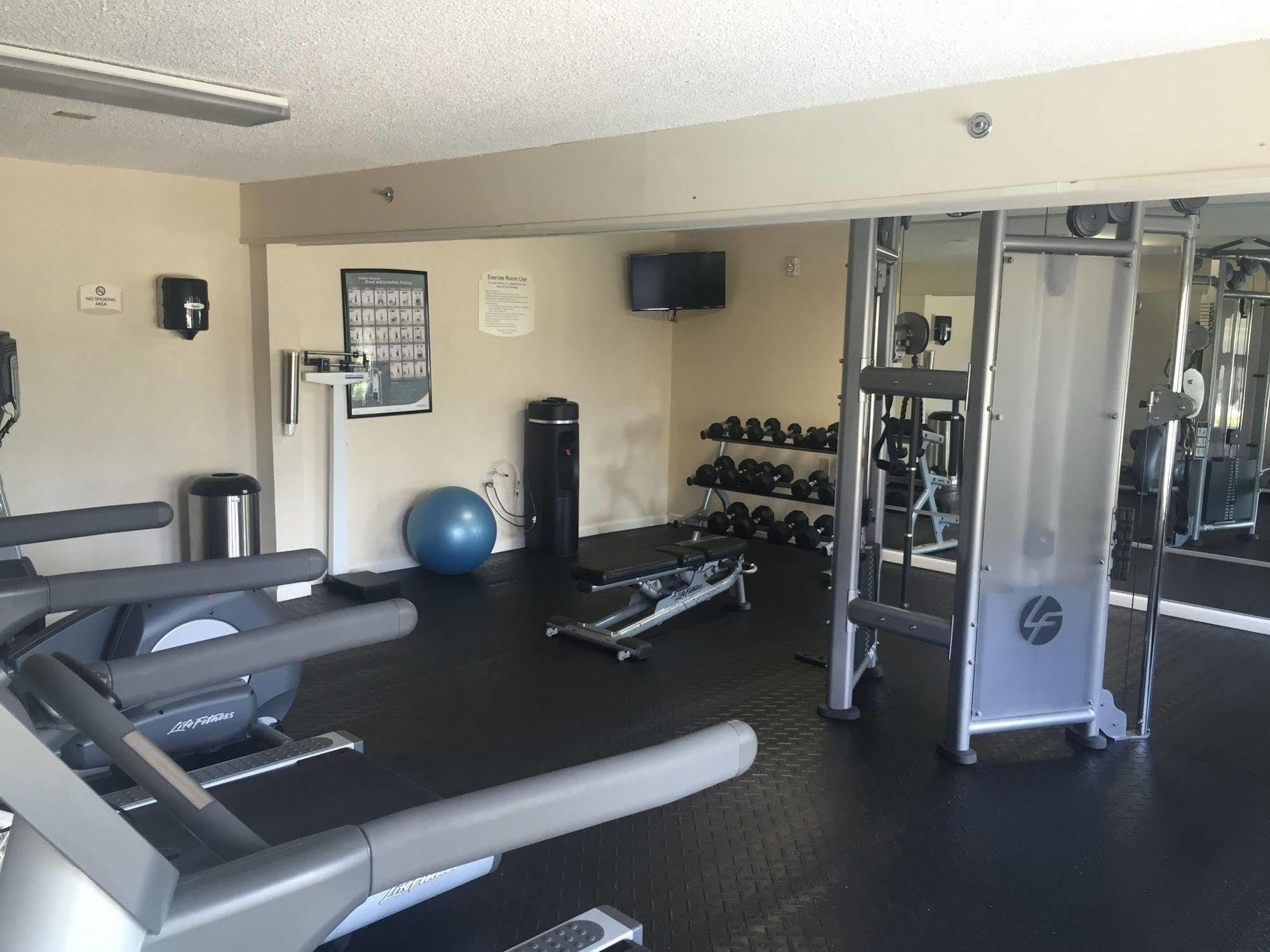 Quality Inn Fayetteville Near Fort Bragg מראה חיצוני תמונה