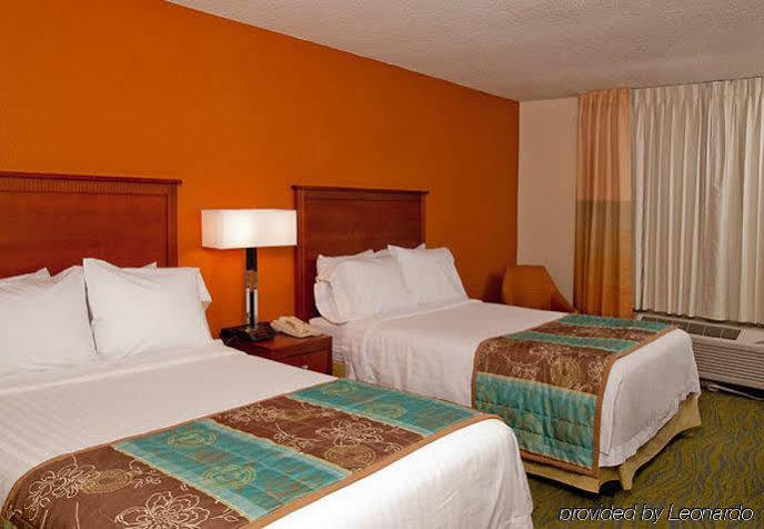 Quality Inn Fayetteville Near Fort Bragg מראה חיצוני תמונה