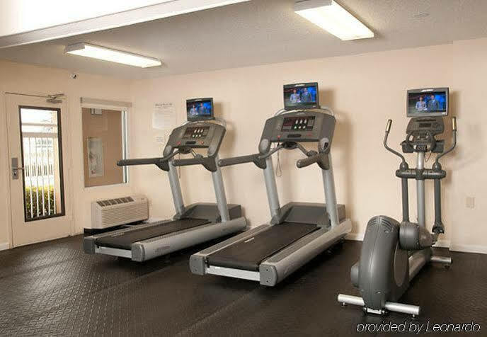 Quality Inn Fayetteville Near Fort Bragg מראה חיצוני תמונה