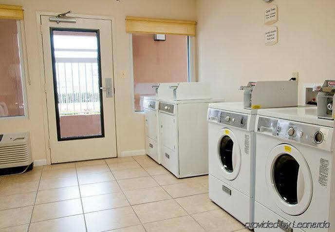 Quality Inn Fayetteville Near Fort Bragg מראה חיצוני תמונה